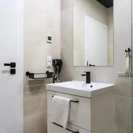 Ecostay Jesionowa 5 - 3 Bedroom Business House With Parking Środa Wielkopolska