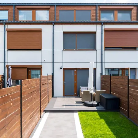 Ecostay Jesionowa 5 - 3 Bedroom Business House With Parking Apartment Sroda Wielkopolska